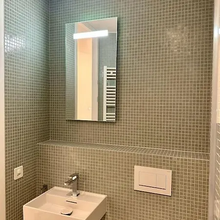 Loft Industriel En Duplex - The Urban Garage Daire