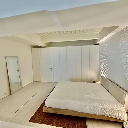 Loft Industriel En Duplex - The Urban Garage *