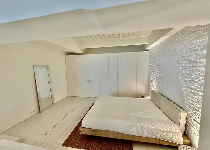 Loft Industriel En Duplex - The Urban Garage *